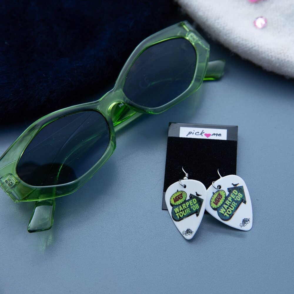 2008 "Bird" White Vintage Warped Tour Guitar Pick Earring